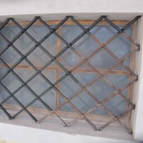 Protikorodivna zaščita okenskih mrež