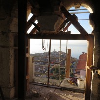 Demontirani kamniti elementi zvonika Demontirani kamniti elementi zvonika